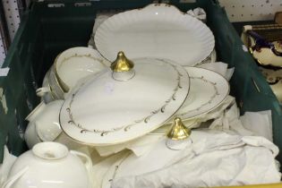 A Royal Doulton Rondo H4935 part dinner service