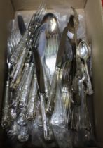 A quantity of silver plated Kings pattern cutlery, comprising six dinner forks, six dinner knives, s