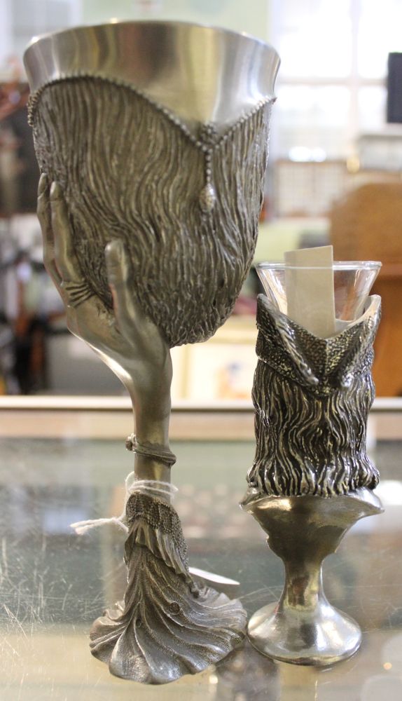 Two Royal Selangor pewter Lord of the Rings items, includes a King Aragorn shot glass & a Lady Galad - Image 2 of 2