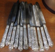 A set of twelve Victorian silver handled Dinner Knives, Kings pattern design, London 1860, with engr