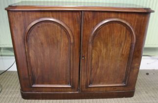 Mahogany sideboard with three internal drawers, for restoration