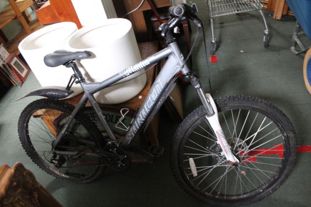 A Mantra One Saracen gents mountain bike