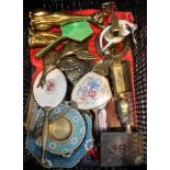 A quantity of brass ware, includes bell with wall mounting, horse drawn coal wagon, decorativ
