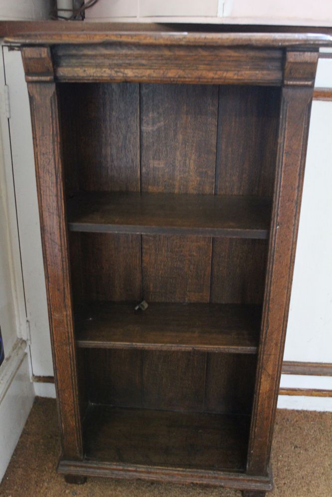 A dark oak small sized three shelf open bookcase