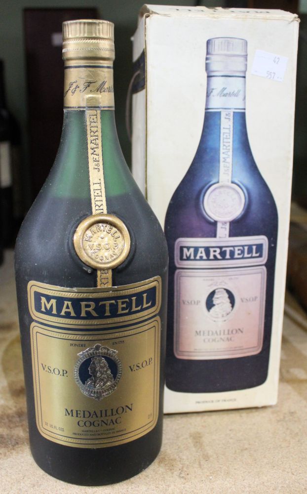 Martell VSOP Medaillon Cognac - 32 U.S. fl oz (oc)