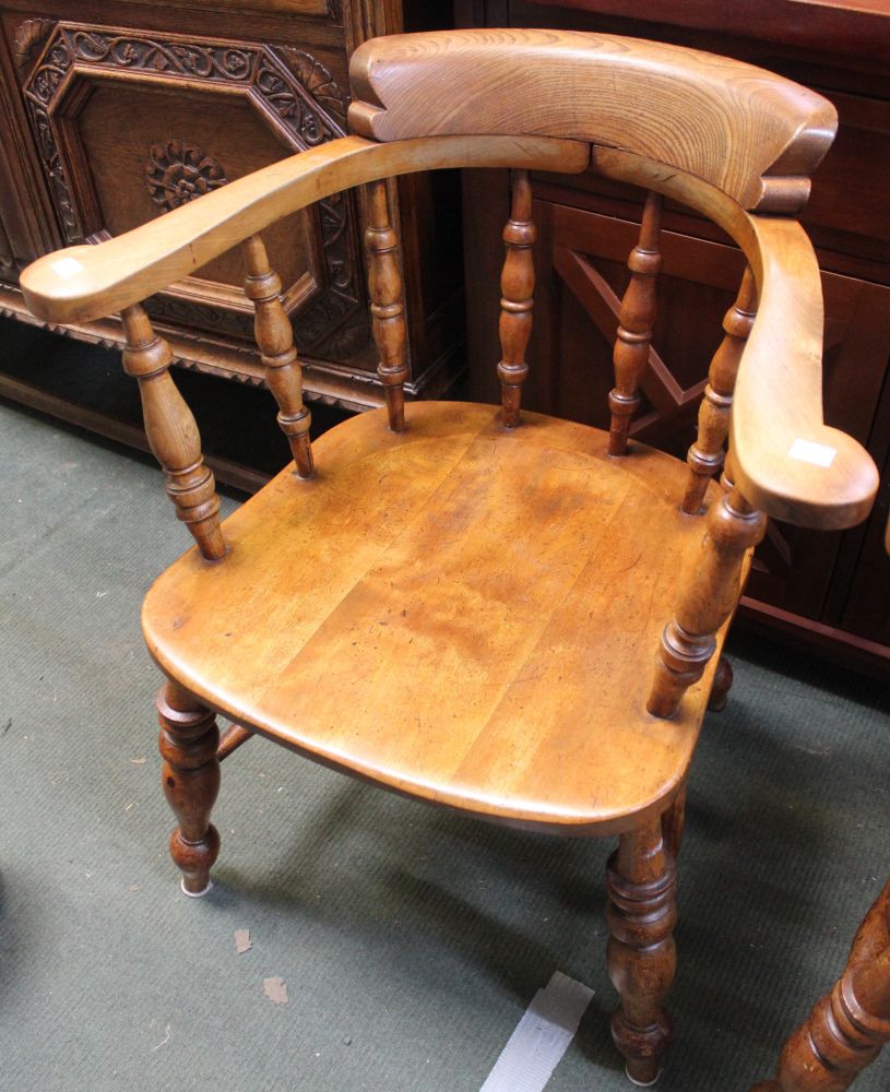 Early 20th century Windsor comb back smokers bow elbow chair