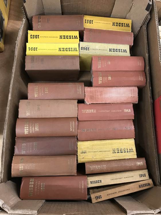 A large collection of Wisden Almanacks - Image 3 of 10