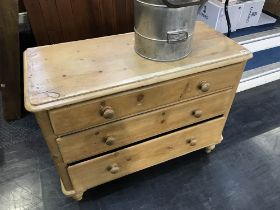 Victorian pine chest of drawers