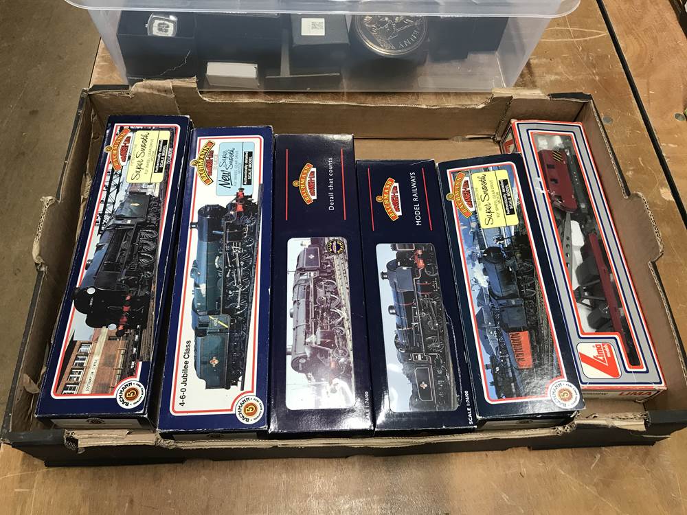 00' gauge model engines, five Bachmann and one other