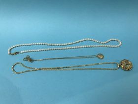 Two necklaces stamped '750', 14g etc