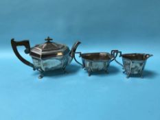 A silver three piece tea set Viners Ltd, Sheffield, 1936, 30 oz