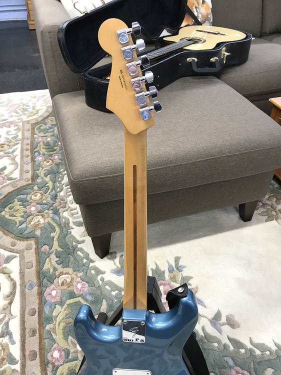 A Fender Stratocaster electric guitar - Image 5 of 5