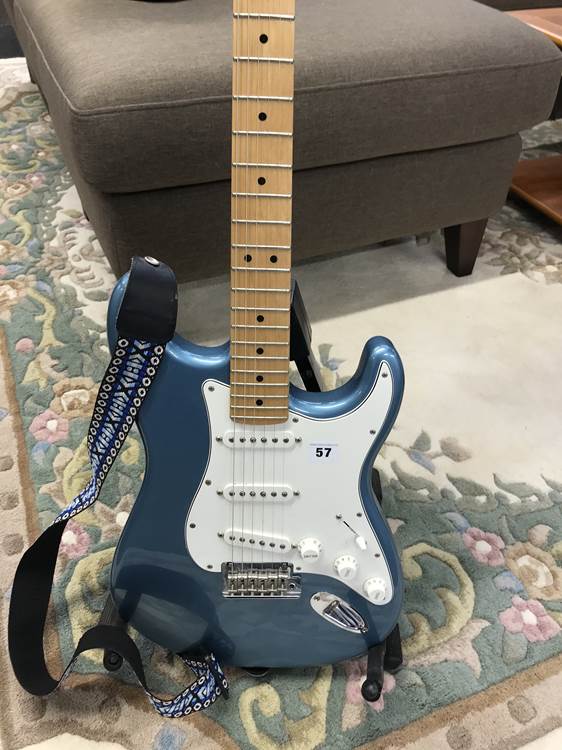 A Fender Stratocaster electric guitar - Image 2 of 5