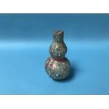 A Chinese famille verte double gourd shaped vase, marks to base, H 16cm