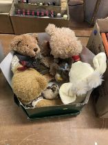 Collection of modern Steiff, Charlie Bears, Robin Rive etc.