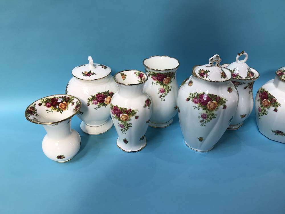 Nine Royal Albert Old Country Roses vases - Image 3 of 3