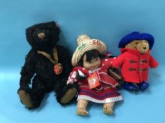 A boxed Steiff Teddy Bear '2014', a 'Paddington Bear' and a 'Momis Munecas' (3)
