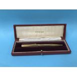 An 18ct gold Parker pen