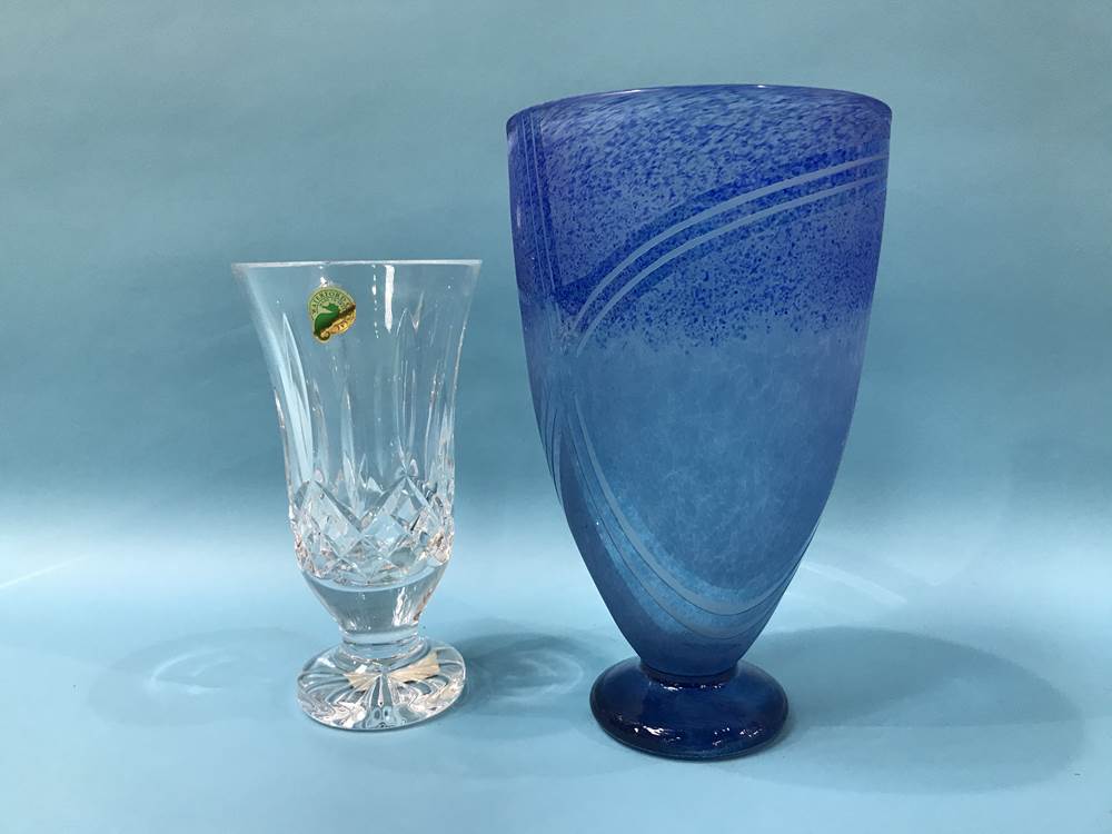 A boxed Waterford flower vase and a boxed National Glass Centre vase - Bild 2 aus 2