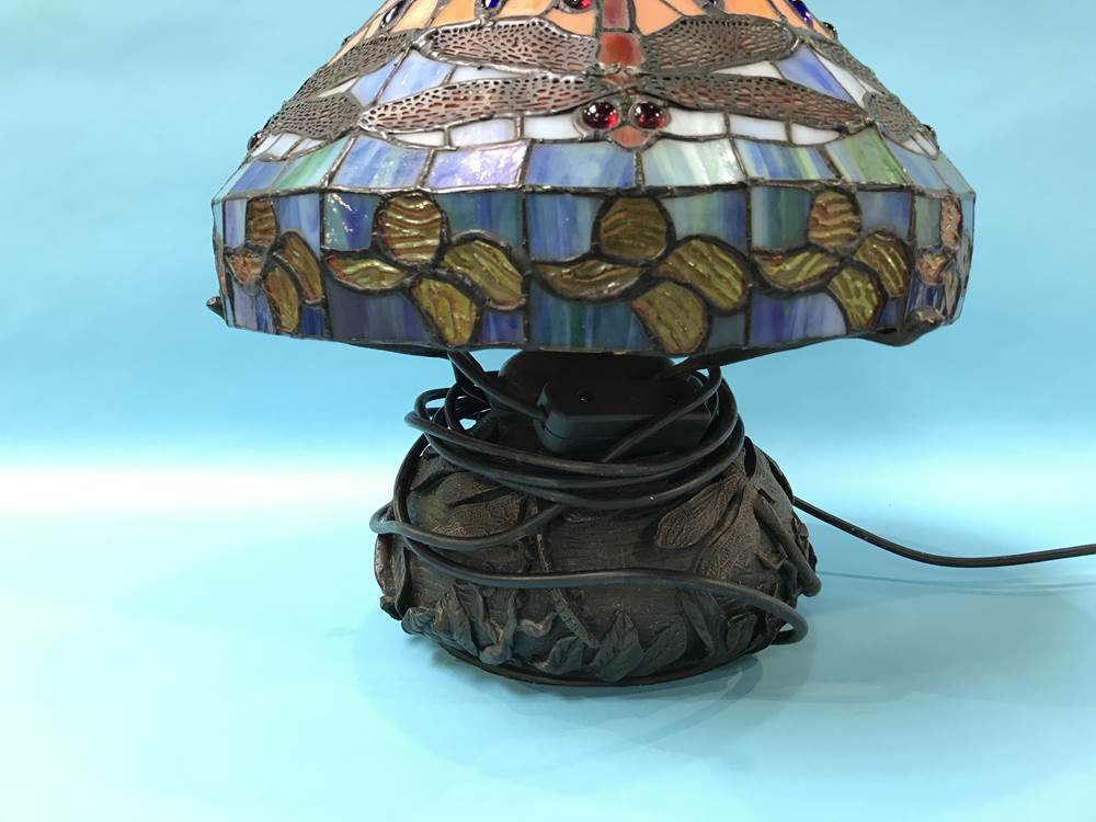 A Tiffany style table lamp - Image 3 of 3