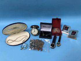 Quantity of costume jewellery etc.