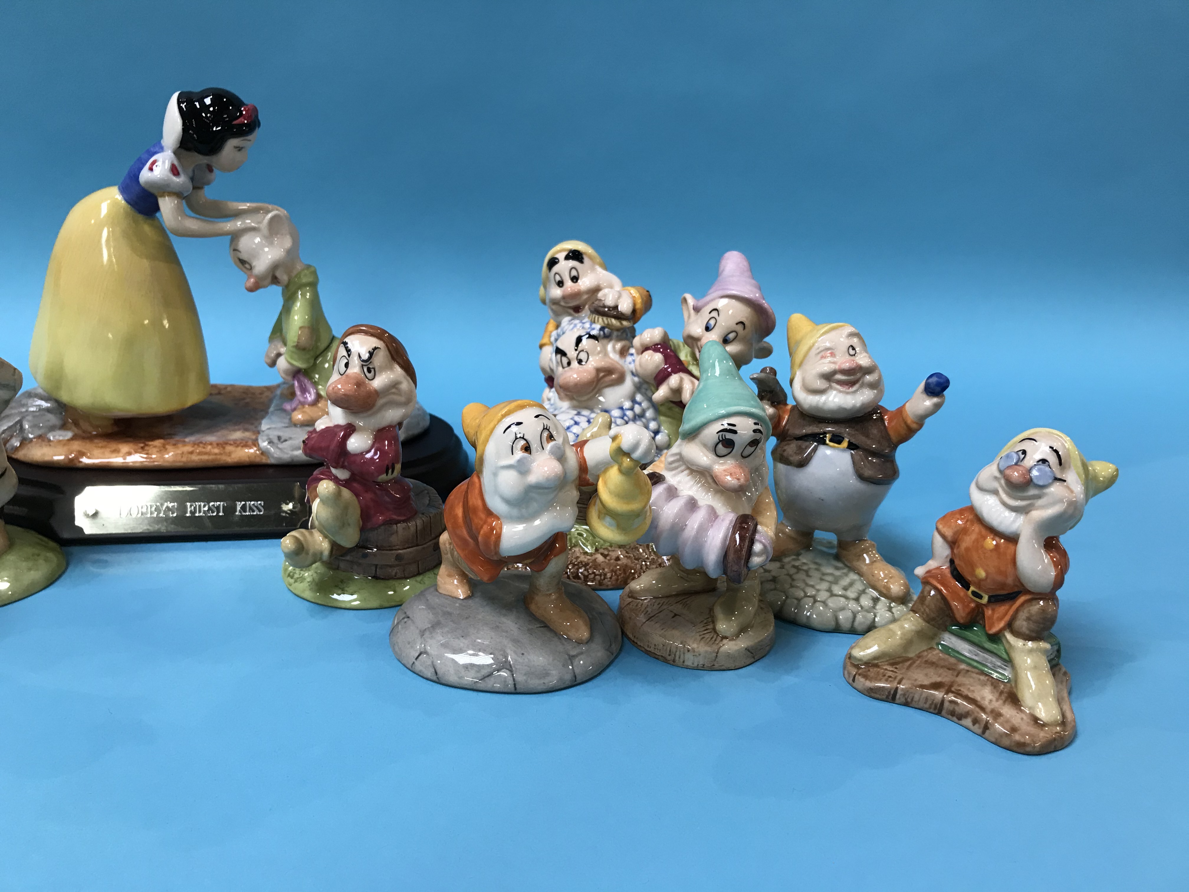 A collection of Royal Doulton Snow White and the Dwarfs (13) - Image 3 of 3