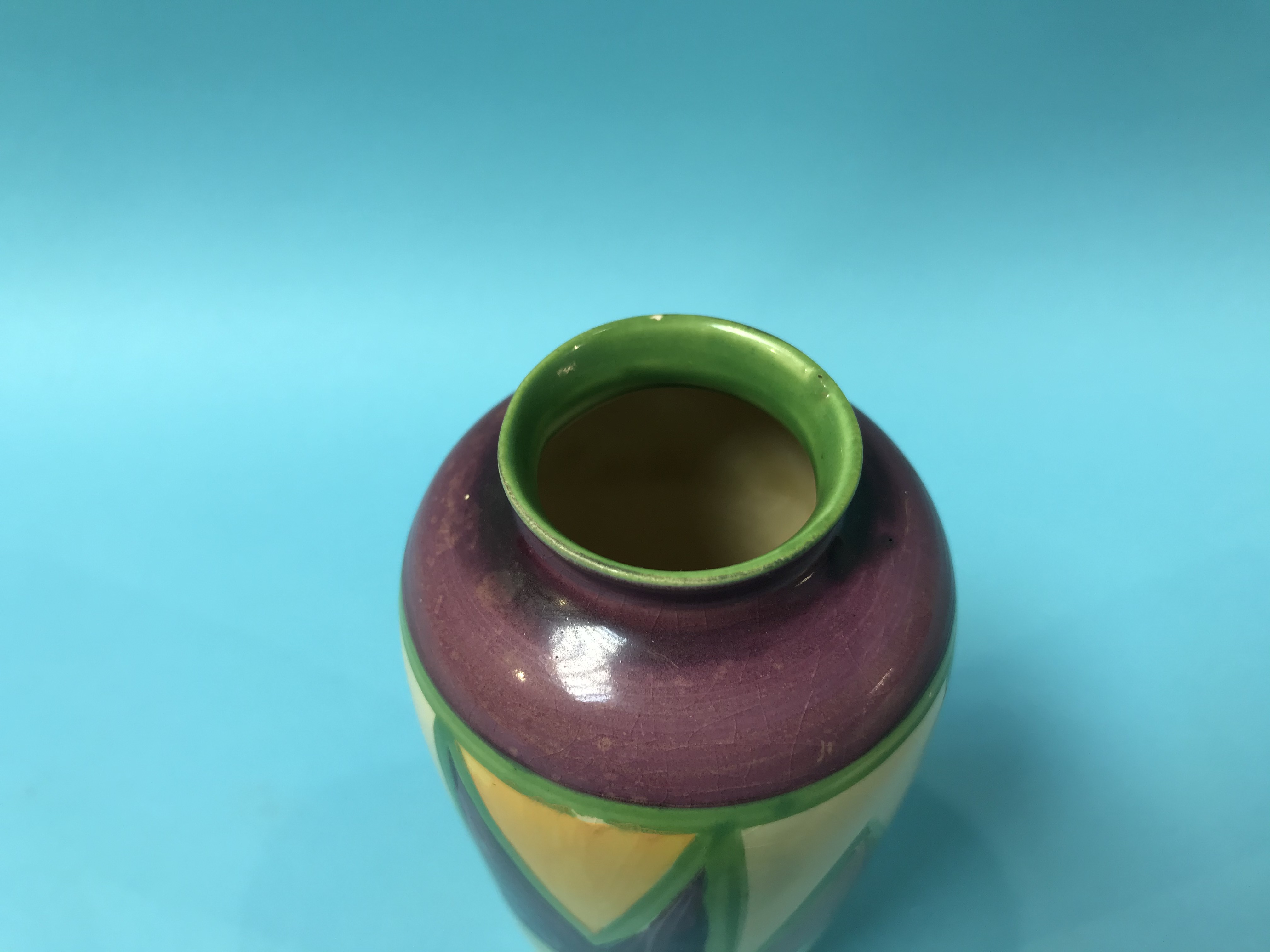 A small Clarice Cliff geometric design vase, H 14cm - Image 4 of 5