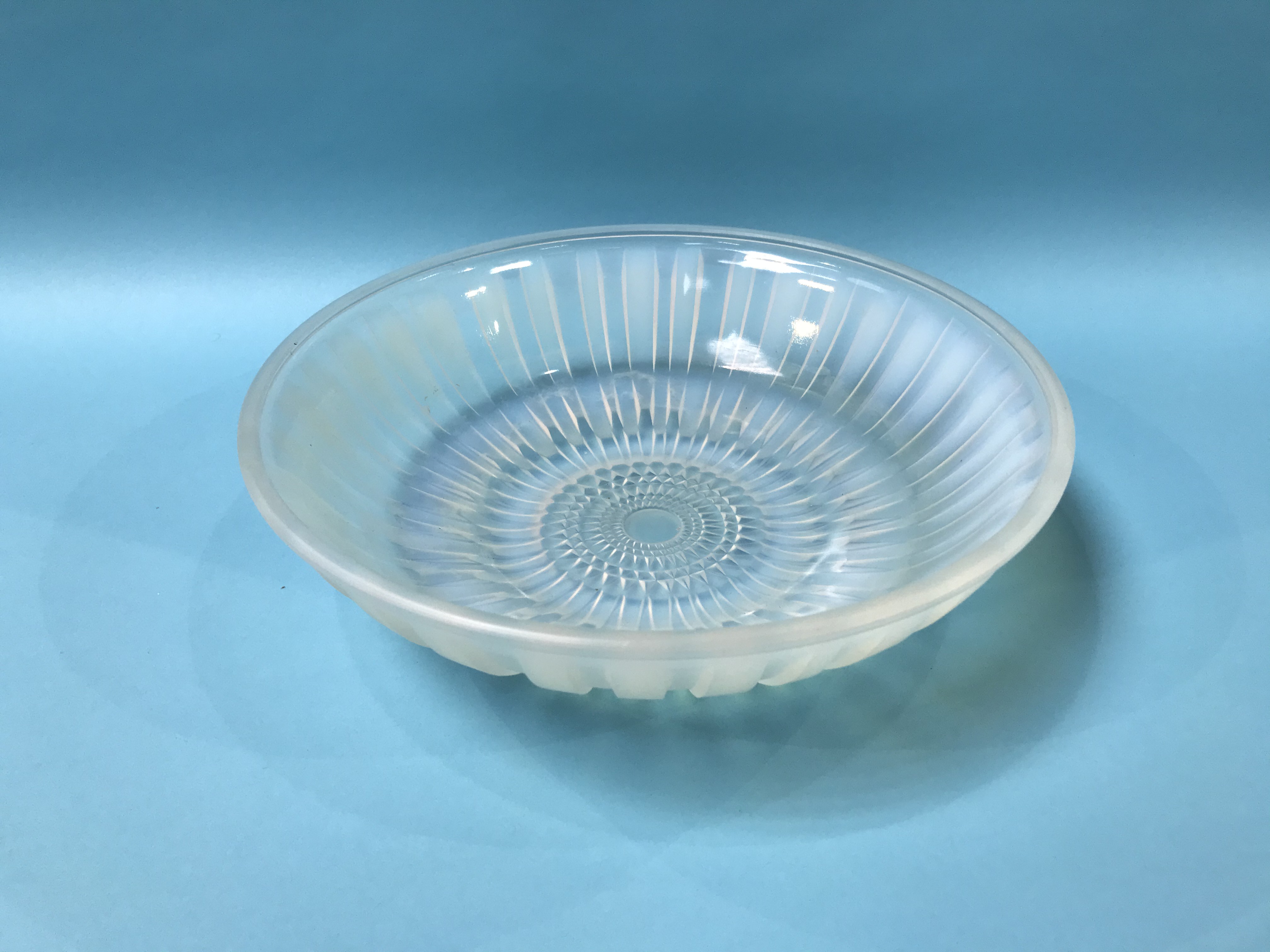 A French opalescent glass shallow bowl - Image 2 of 2