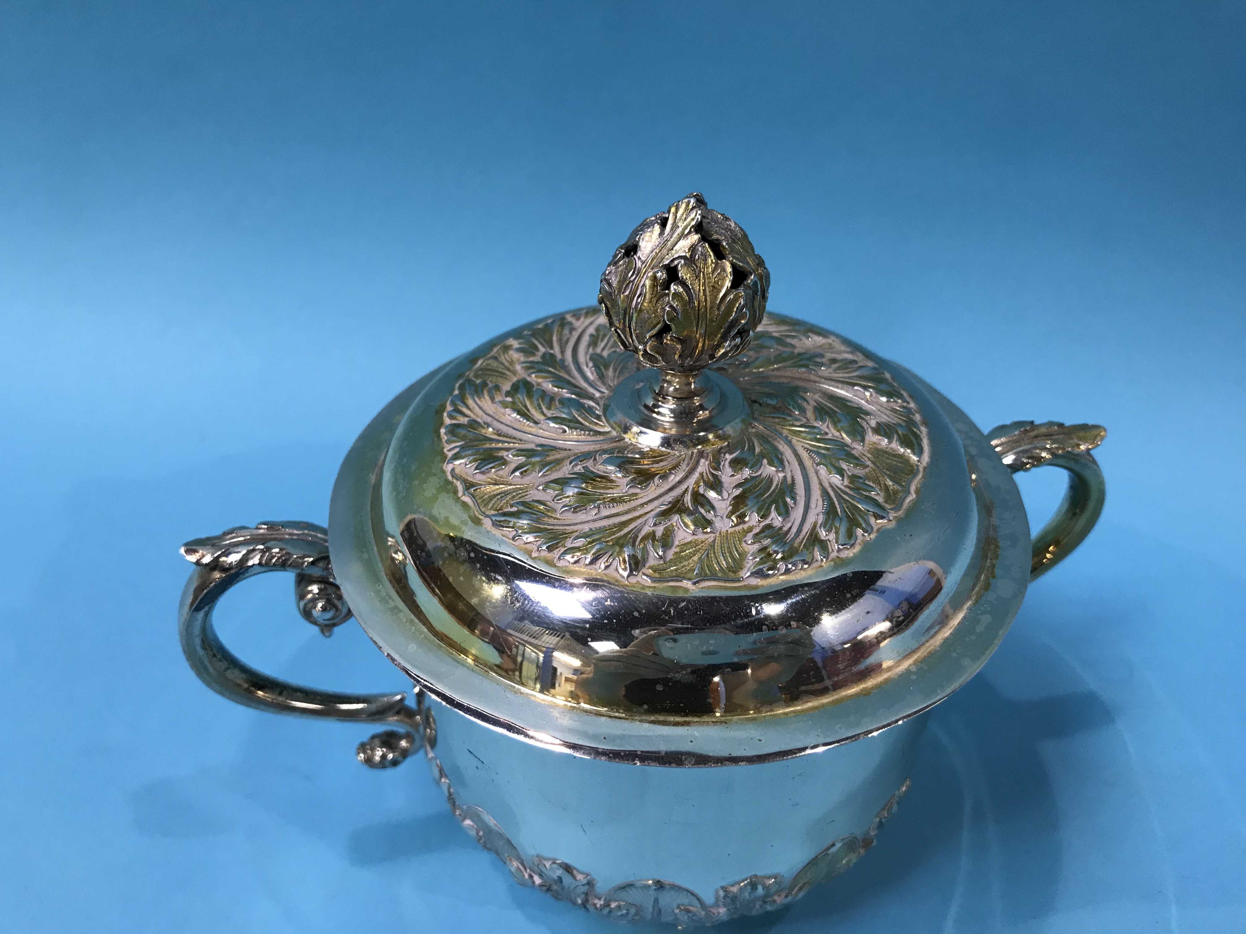 A Britannia silver lidded cup/porringer, Robert Frederick Fox, London, 13oz - Image 2 of 4