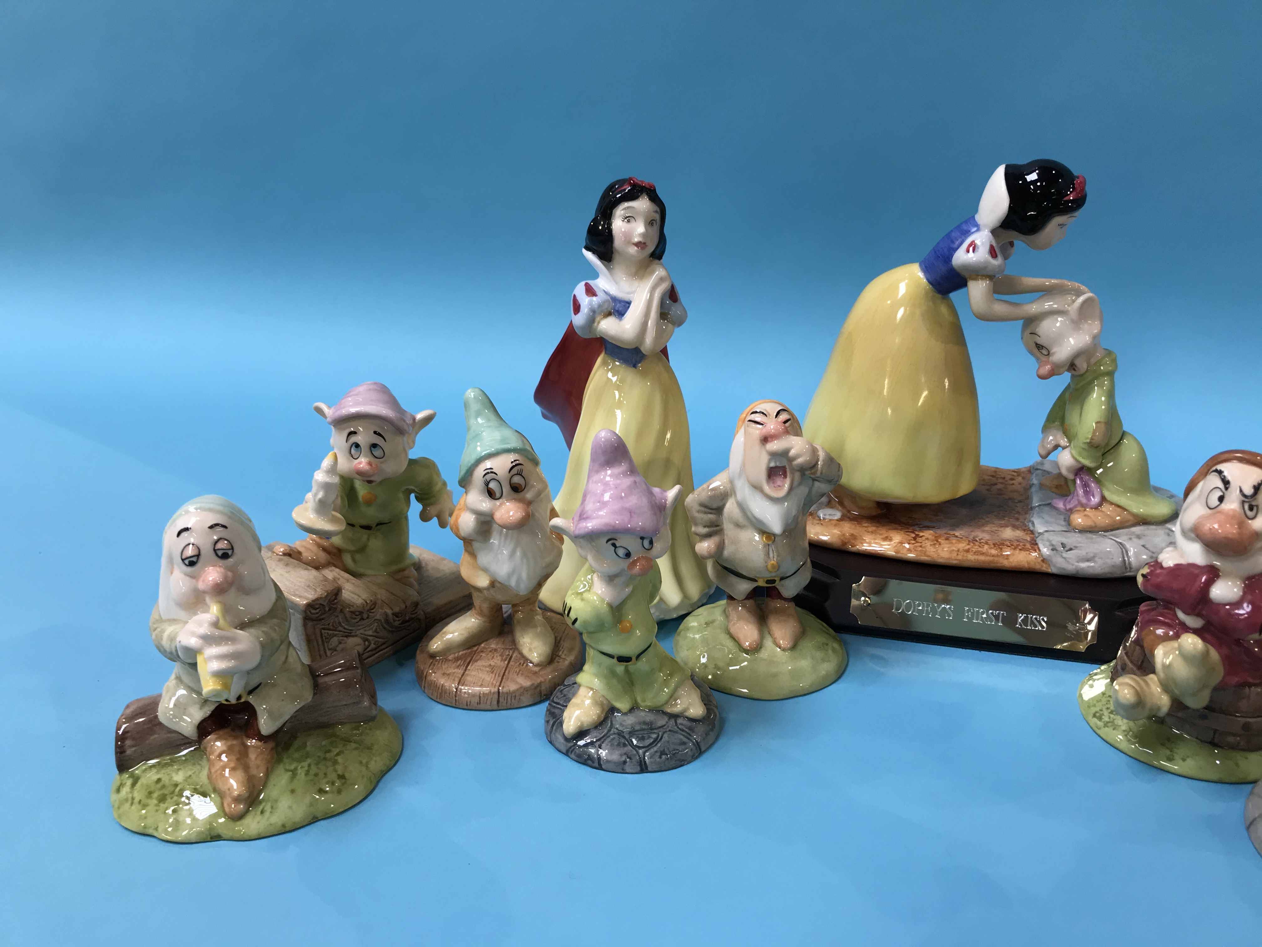 A collection of Royal Doulton Snow White and the Dwarfs (13) - Image 2 of 3