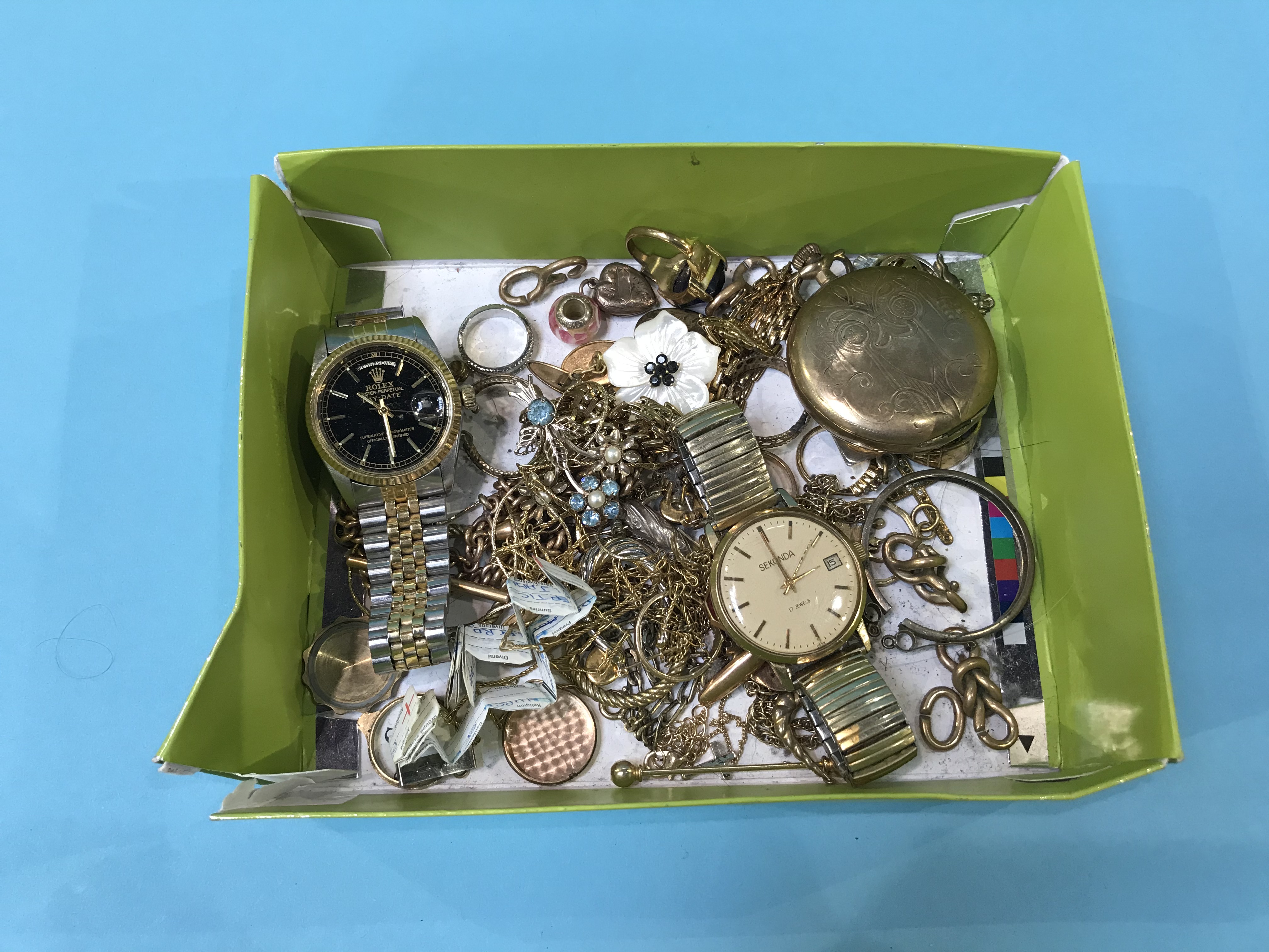 Tray of assorted jewellery and watches