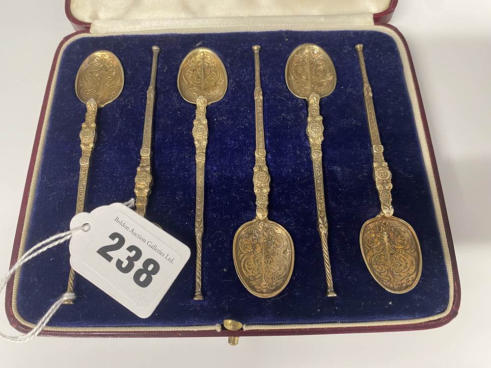 Cased set of six silver gilt tea spoons, Edward Barnard and Sons London, 1936