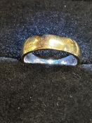 9ct Gold wedding band 4.2g Size L
