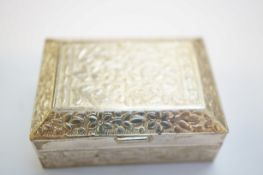 White metal lidded snuff box unmarked, 6cm