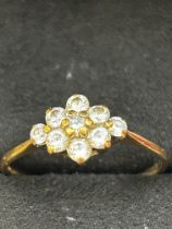 9ct gold ring with cz stones, size S, 1.5grams