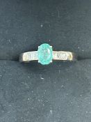 9ct Gold ring set with emerald & diamonds Size Q 2