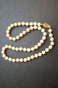 Monet pearl necklace