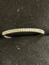 9ct white gold ring set with diamonds Size O 1g