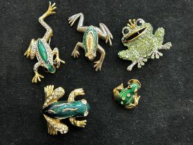 5 Frog brooches
