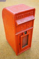 Original ER postbox with key - Base rotted