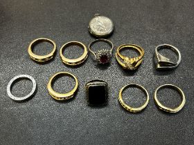 Collection of silver rings & others