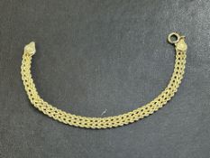 14ct Gold bracelet Weight 3.9g