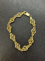 9ct Gold ladies bracelet Weight 7.4g