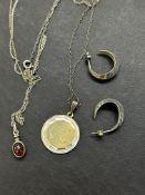 Small collection of silver jewellery