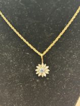 9ct Gold & flower pendant