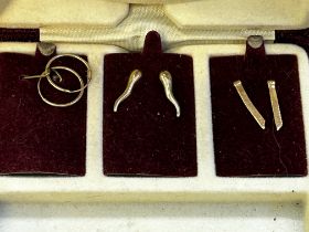 3x Pairs of 9ct gold earrings