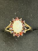 9ct Gold ring set with opal & garnet Size Q Weight