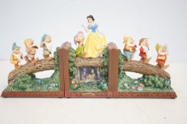 Disney Snow white & 7 dwarfs heirloom book ends li