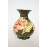 Moorcroft hibiscus pattern vase Height 14 cm