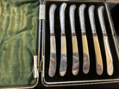 Boxed 6 silver handled knives